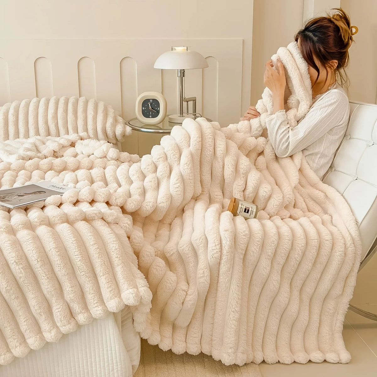Fleece Throw Blanket – Soft Solid-Color Comfort