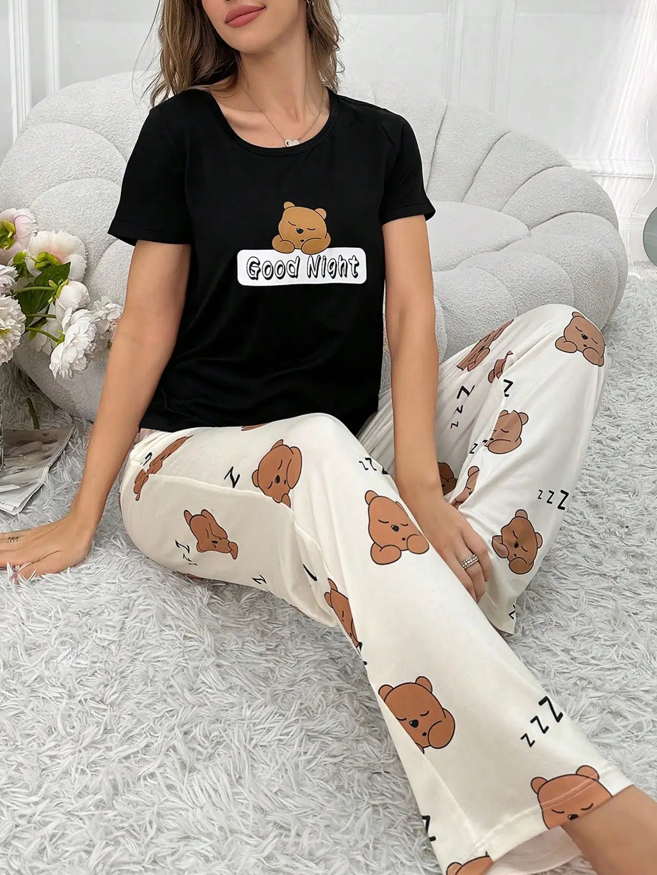 2-Piece Set of Women's Four-Season Pajamas, Casual and Cute Cartoon Print Short-Sleeved Long Pants Pajama Set