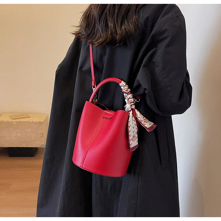 Fashion Simple PU Leather Bucket Shoulder Bag – Luxury Commuter Handbag for Women