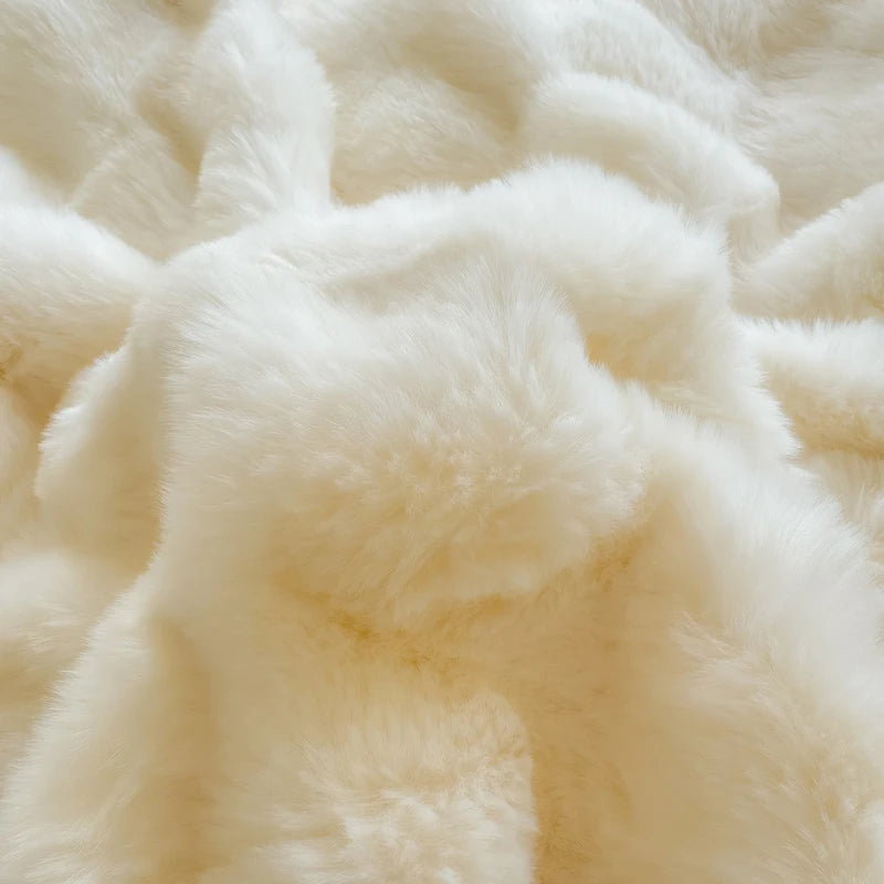 Plush Solid Color Duvet Cover – 300TC Warm Skin-Friendly Comforter Cover, 11 Colors & 4 Sizes