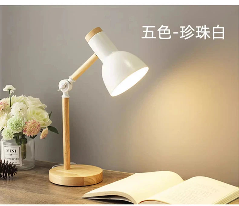 Wooden Desk Lamp – Nordic-Style Adjustable Head