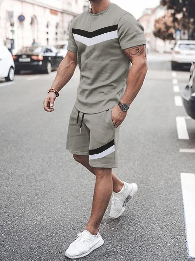 Men's Pattern Print Short Sleeve T-Shirt & Elastic Waist Sports Shorts 2-Piece Set