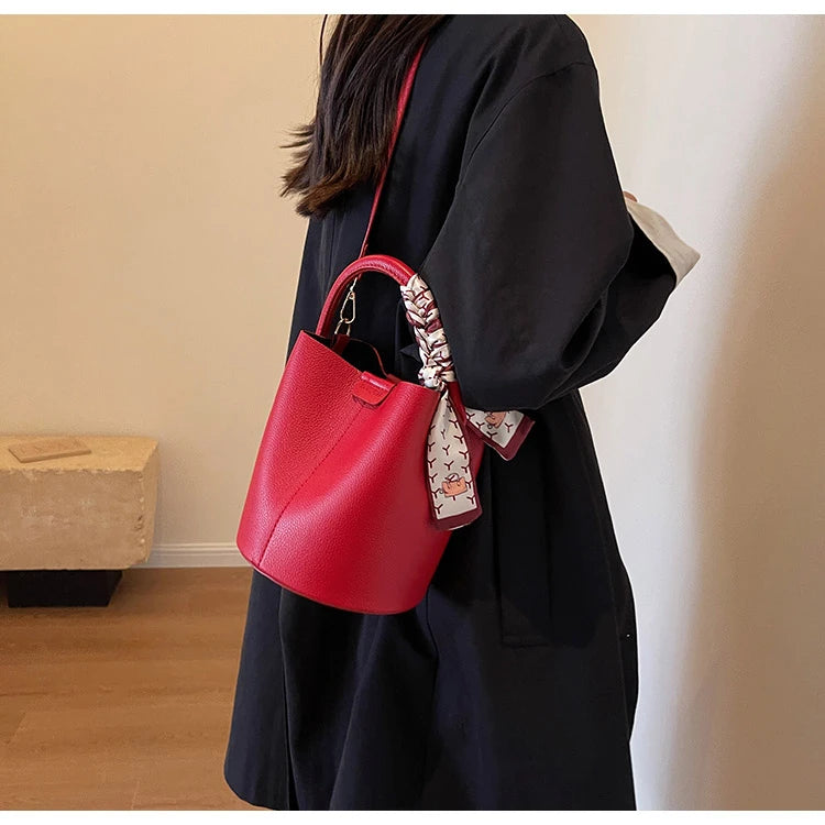 Fashion Simple PU Leather Bucket Shoulder Bag – Luxury Commuter Handbag for Women