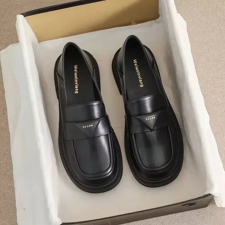 Women's Flat British Casual Leather Shoes — Black