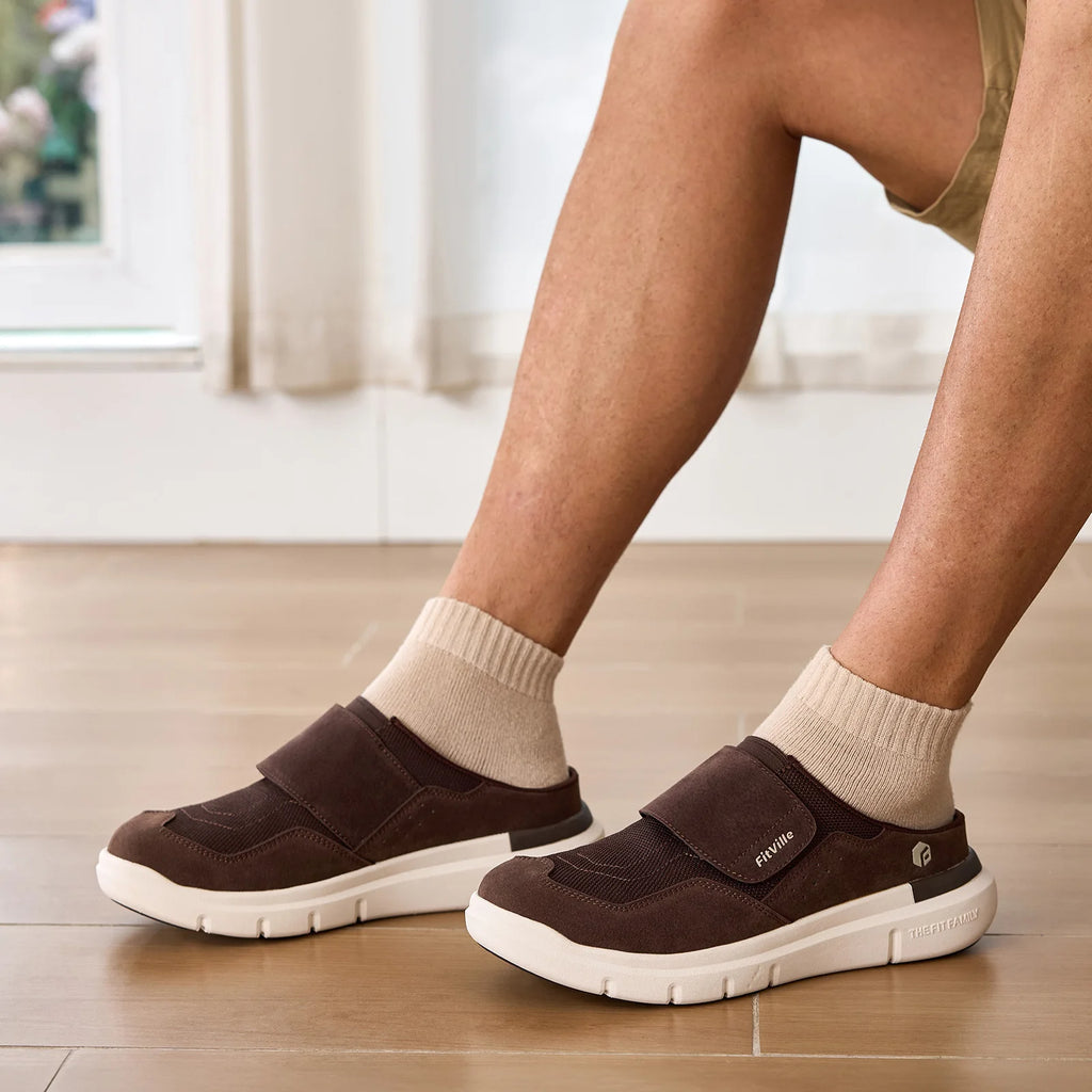 FitVille Men's Diabetic Wide Slippers – Slip-On Casual Walking Shoes with Arch Support for Swollen Feet & Flip Flop Style Comfort