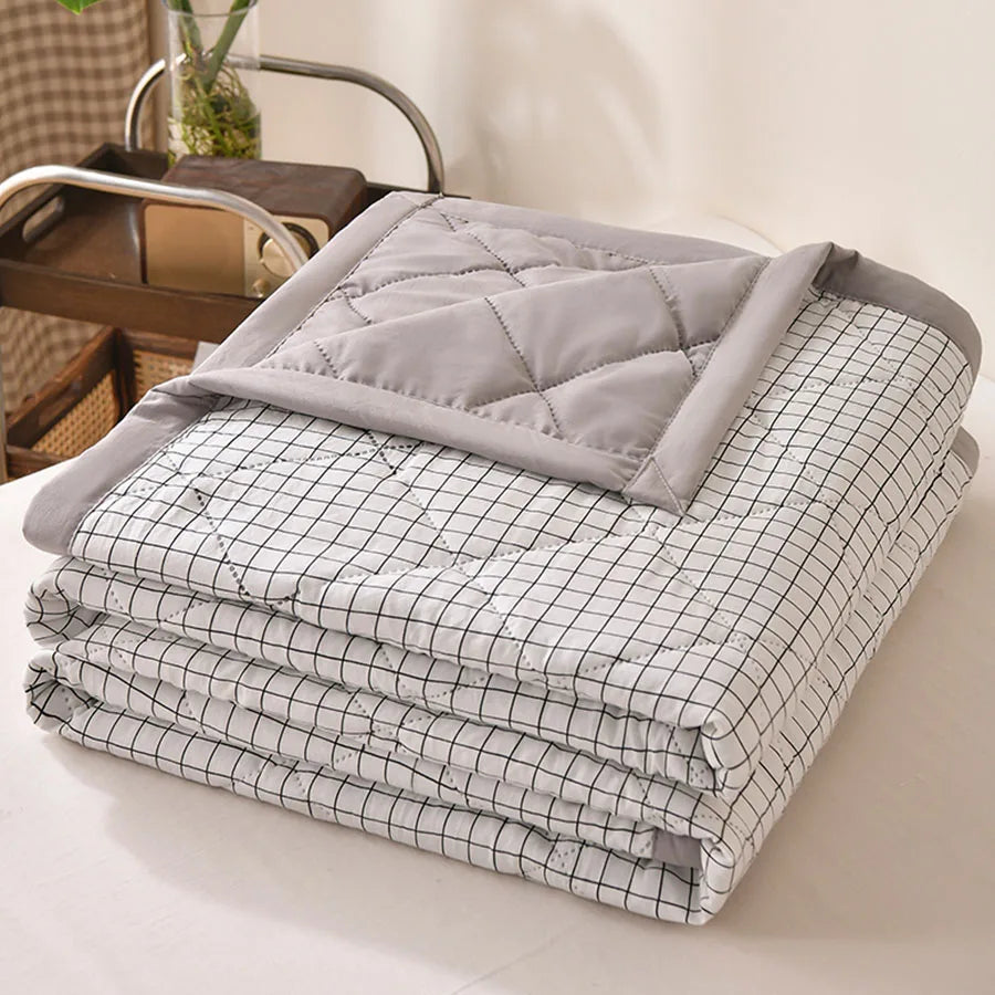 Summer Thin Comforter – Soft Air-Conditioned Quilt, Machine Washable, Single to Double