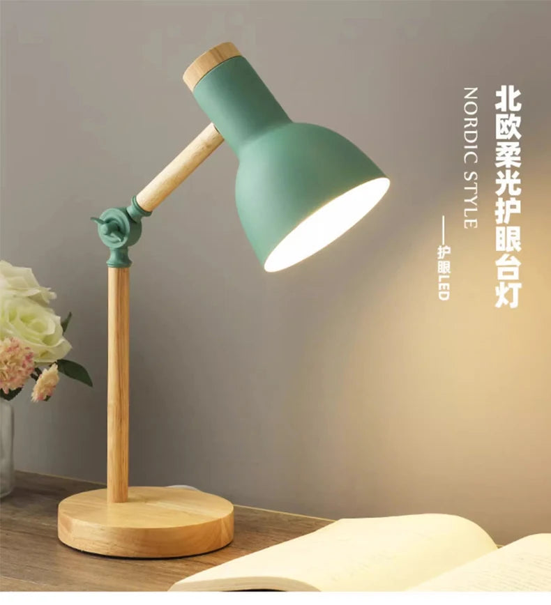 Wooden Desk Lamp – Nordic-Style Adjustable Head