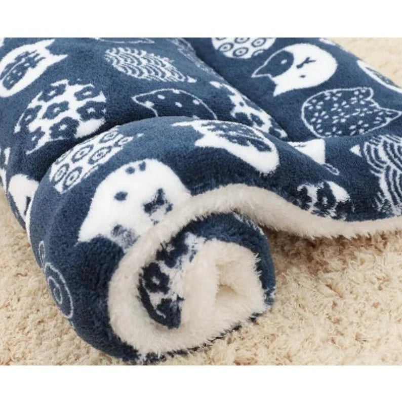 Bear Pattern Pet Sleeping Mat – Soft Thickened Fleece Dog & Cat Bed Blanket Pad, Washable