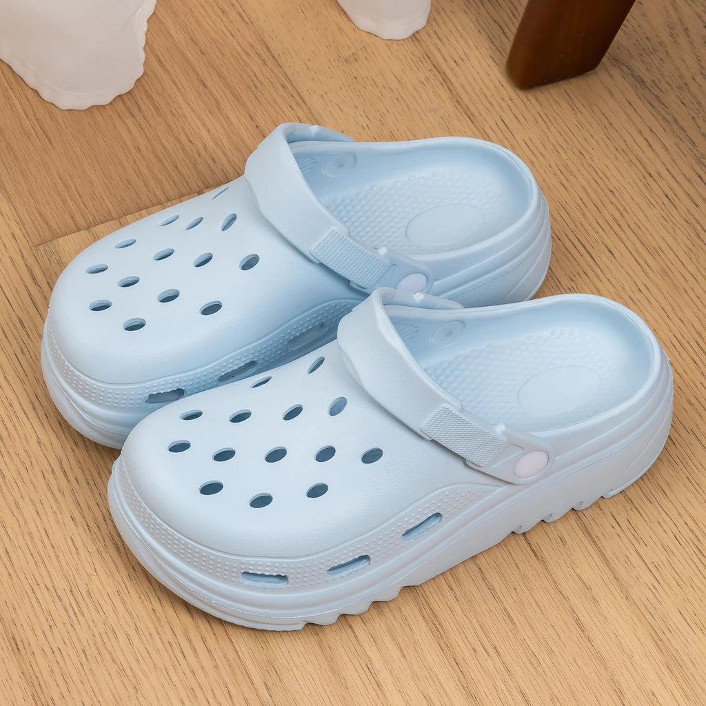 Unisex Closed-Toe Hole Shoes – Non-Slip Thick Soft Sole Beach Sandals