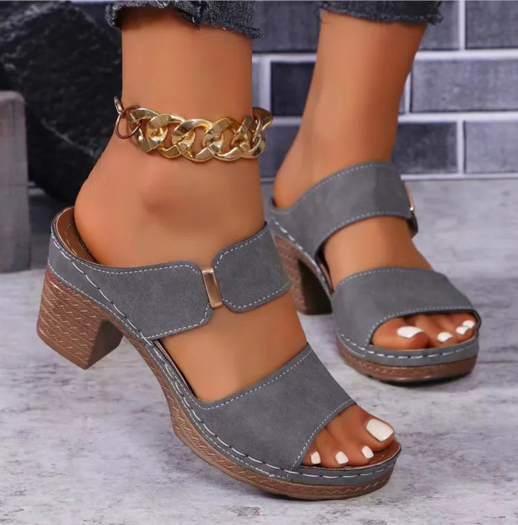 Women's Wedge Sandals with Metal Detail – Elegant Summer Slides