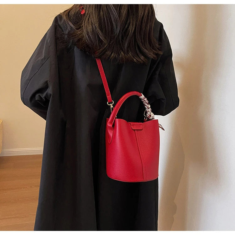 Fashion Simple PU Leather Bucket Shoulder Bag – Luxury Commuter Handbag for Women