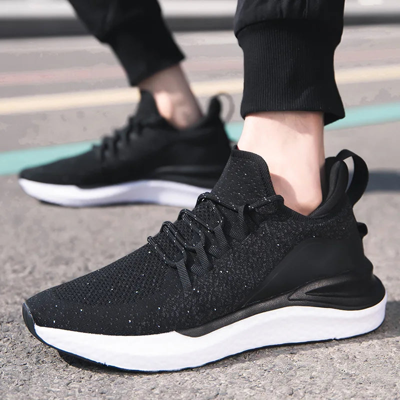 Men's Lightweight Mesh Lace-Up Sneakers