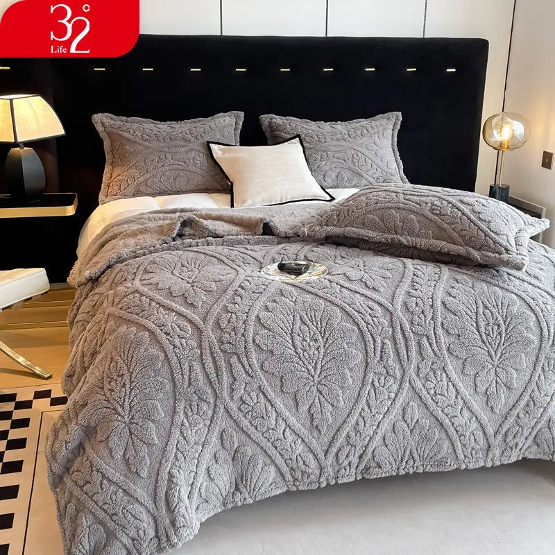 Floral Fleece Blanket – Plush Comfort for Sofa & Bed