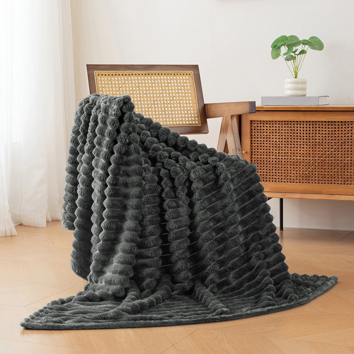 Soft Flannel Blanket – Warm Nap Throw in Multiple Colors, Christmas Gift Blanket