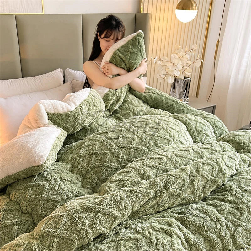 Thick Plush Bed Blanket – Faux Lamb Fleece Winter Comfort