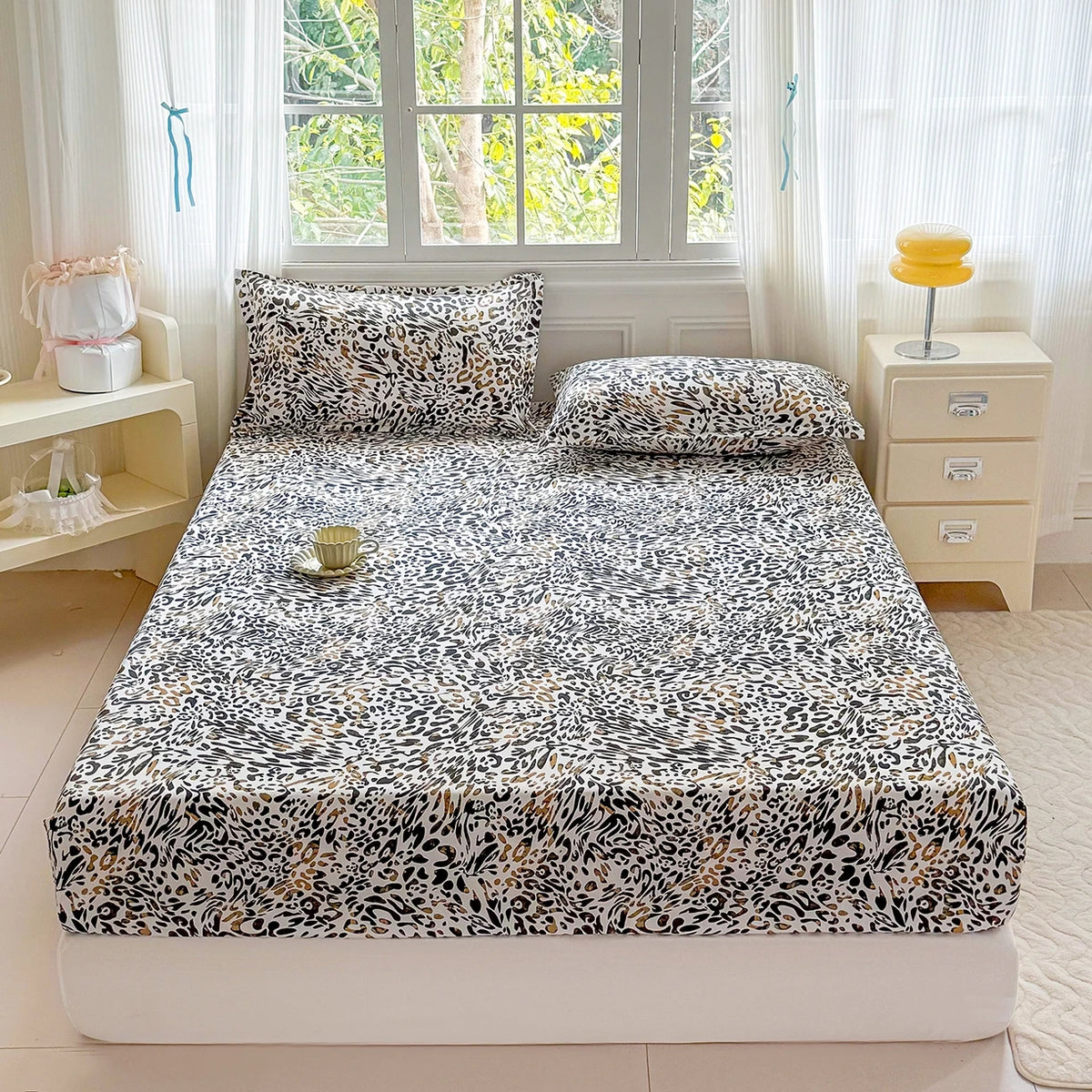 Bonenjoy Carrot Pattern Fitted Sheet – Elastic Mattress Cover, Twin to King, Adults & Kids