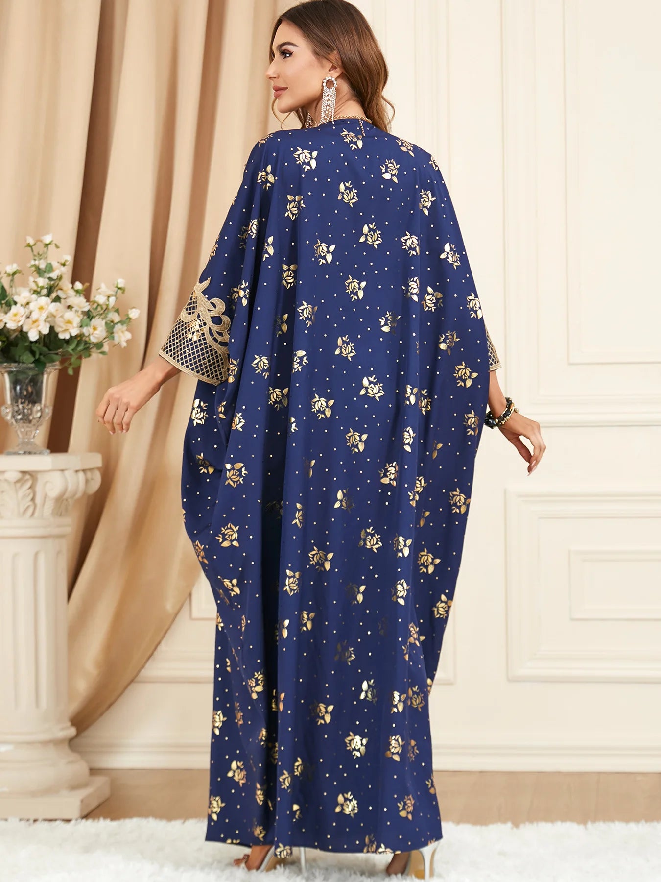 Muslim Abaya Bat Sleeve V-Neck Tassel Evening Dress — Loose Elegant Dubai Maxi Robe