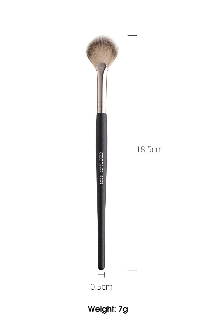 Soft Powder Blush & Highlighter Makeup Brush