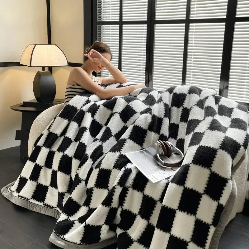 Thick Plaid Coral Fleece Blanket – Soft Warm Bed & Sofa Blanket, Home & Office, Winter