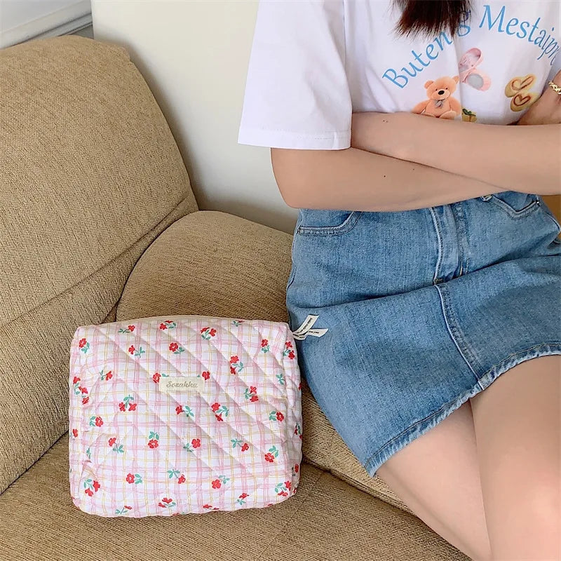 Large Capacity Cosmetic Clutch Bag – Women's Travel Makeup Storage Bag with Zipper