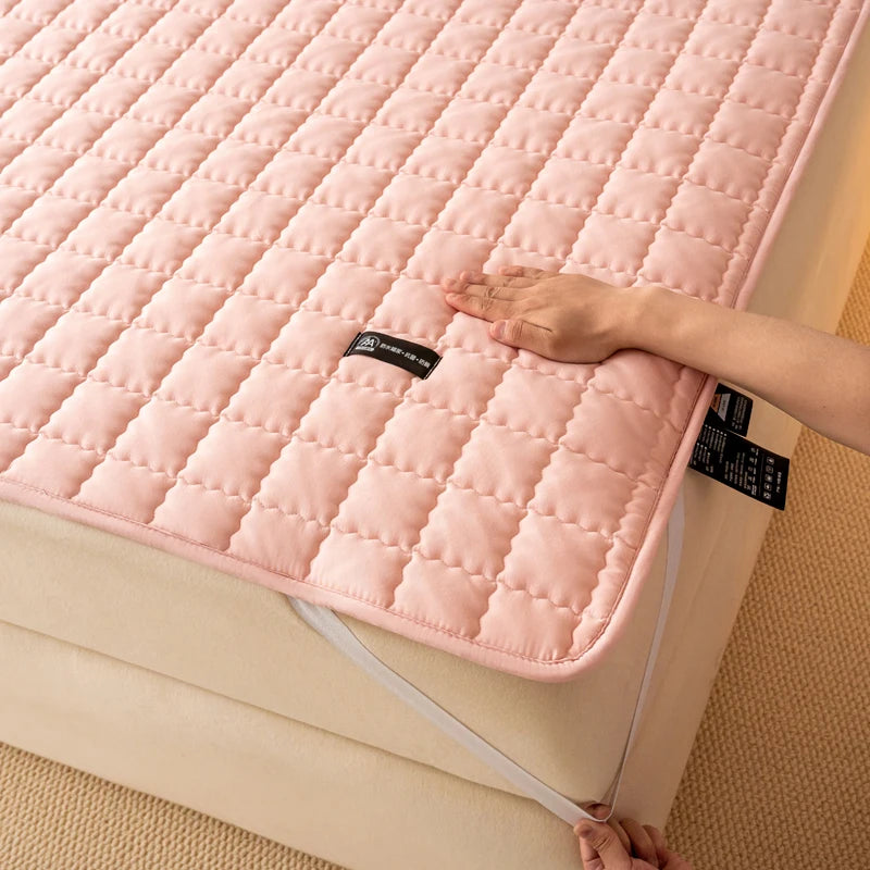 Waterproof Antimicrobial Mattress Protector – Hypoallergenic, Noiseless, Elastic Straps, Thin Cover