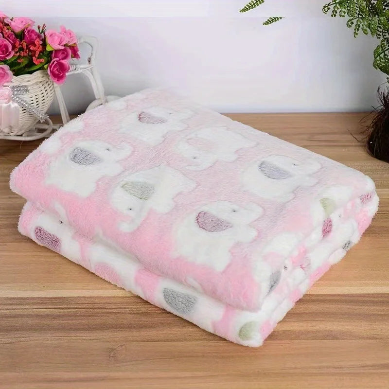 Cartoon Elephant Pet Blanket – Soft Cozy Flannel Throw for Dogs, Cats, Puppies & Kittens, Christmas Gift