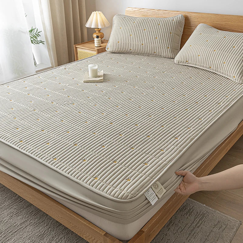 Waterproof Thickened Mattress Pad Protector – Embroidered Breathable Fitted Bed Cover, 140–180x200cm