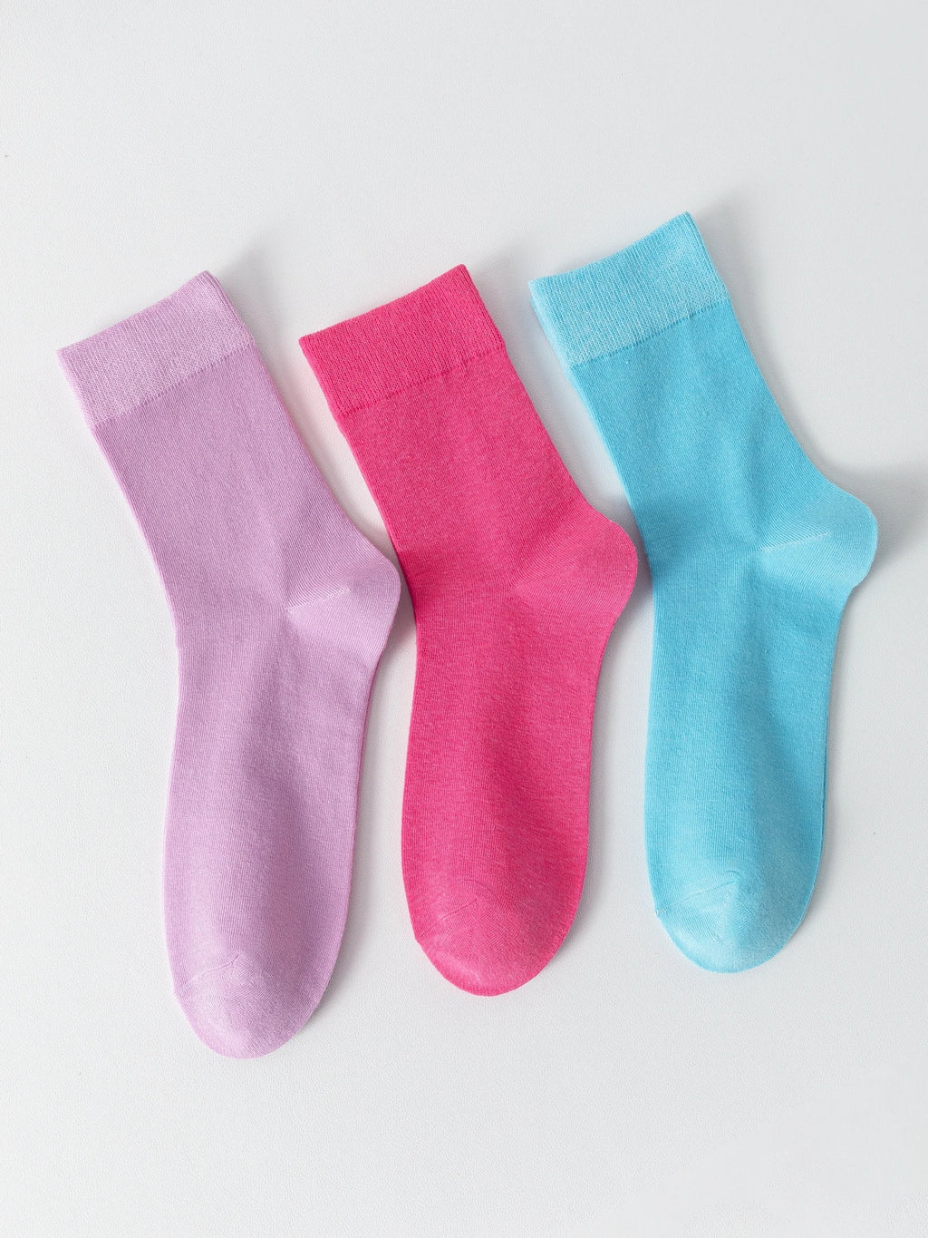 Women's Diabetic Non-Binding Cotton Crew Socks – 6 Pairs Loose-Fit, Comfortable & Ventilated for All Occasions