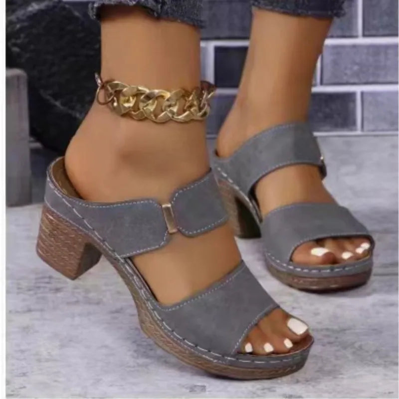 Women's Wedge Sandals with Metal Detail – Elegant Summer Slides