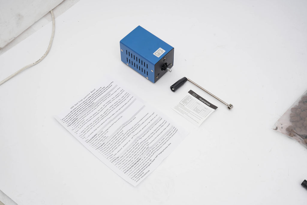 Hand Crank Generator — 20W Portable Emergency Power Bank with USB Output for Survival, Camping & Travel