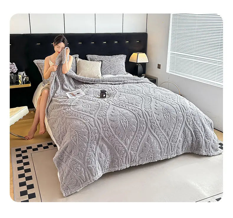 Floral Fleece Blanket – Plush Comfort for Sofa & Bed