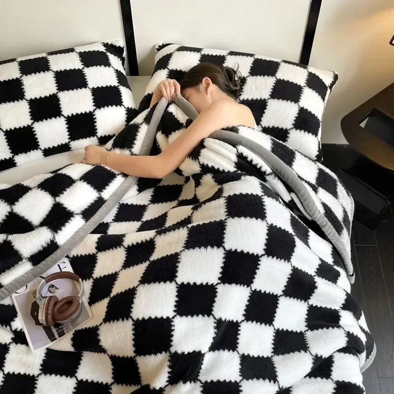 Thick Plaid Coral Fleece Blanket – Soft Warm Bed & Sofa Blanket, Home & Office, Winter