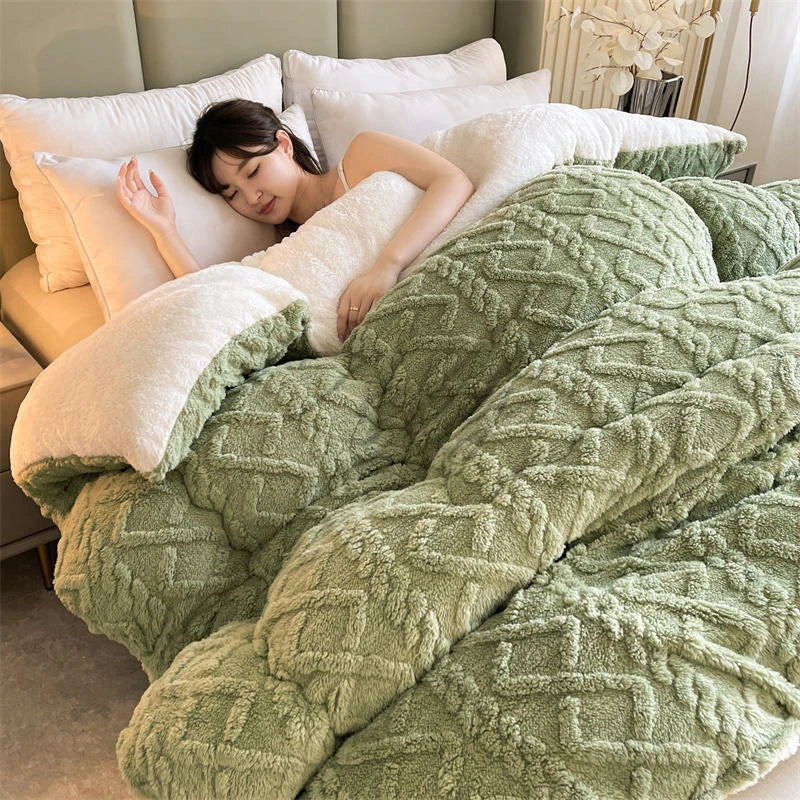 Thick Plush Bed Blanket – Faux Lamb Fleece Winter Comfort