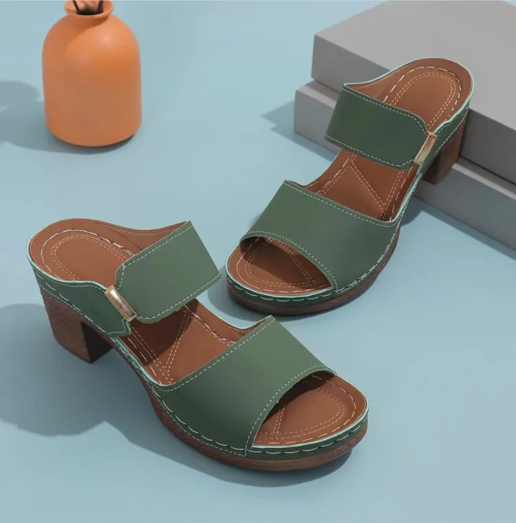 Women's Wedge Sandals with Metal Detail – Elegant Summer Slides