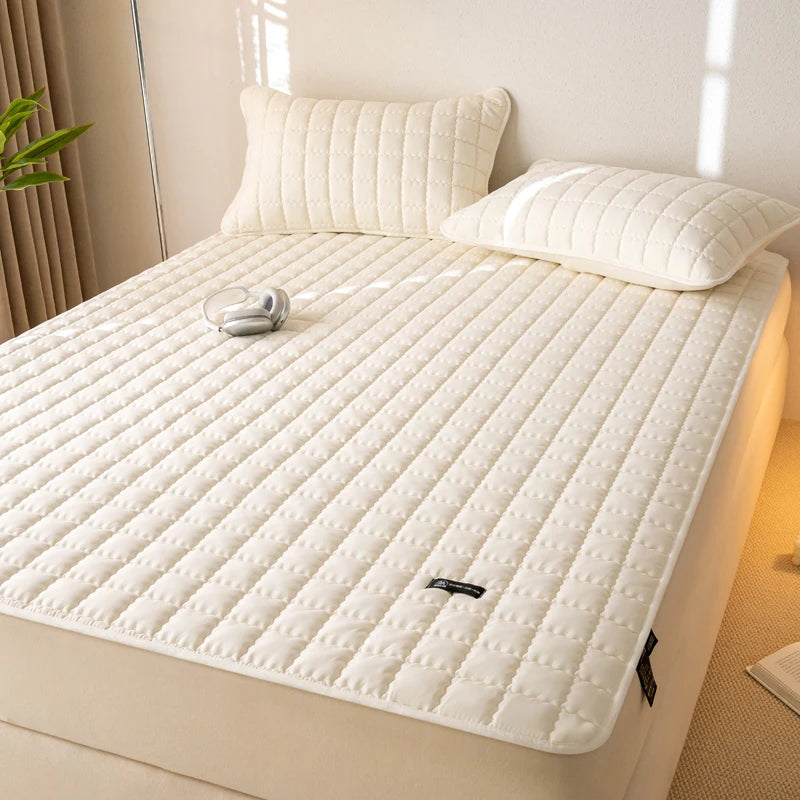 Waterproof Antimicrobial Mattress Protector – Hypoallergenic, Noiseless, Elastic Straps, Thin Cover