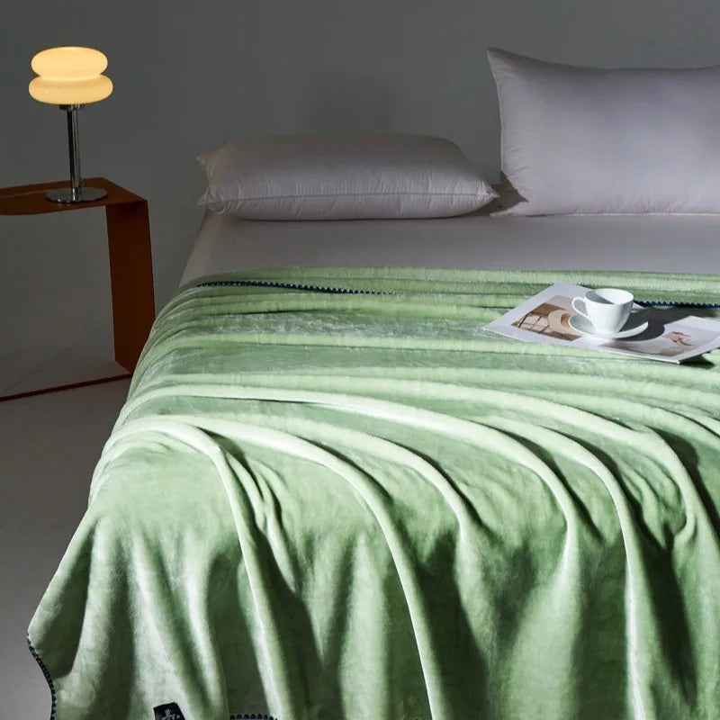 New Shell Edge Milk Velvet Blanket European Solid Color Flannel Warm Blankets Silky Multifunctional Bedspreads for All Seasons
