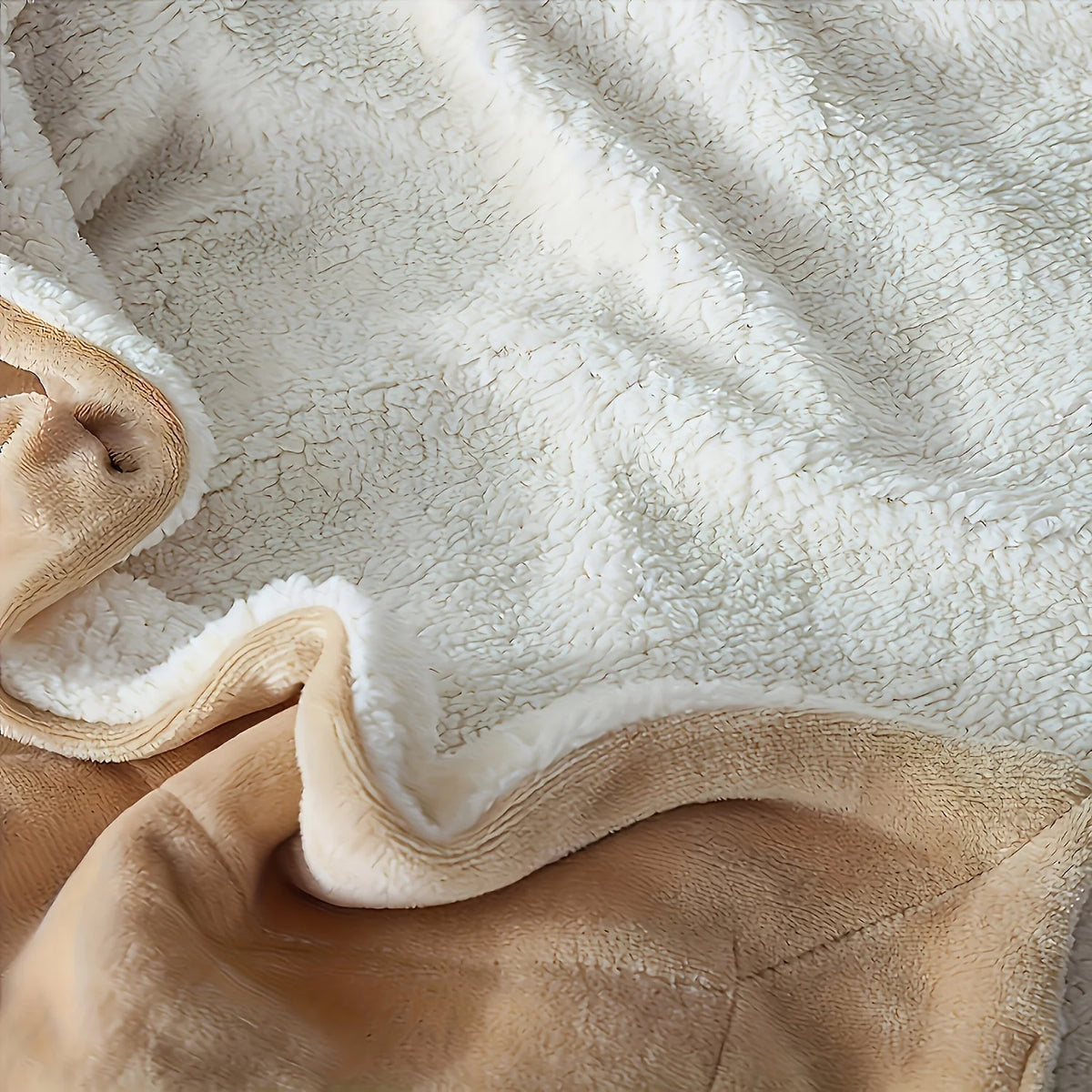 Sherpa Fleece Blanket – Reversible Plush Throw