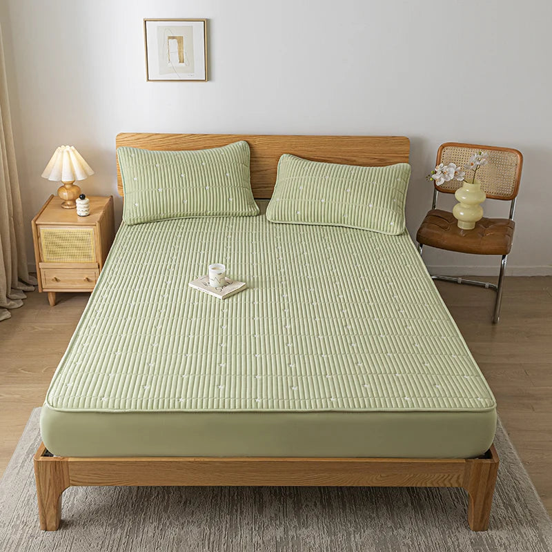 Waterproof Thickened Mattress Pad Protector – Embroidered Breathable Fitted Bed Cover, 140–180x200cm