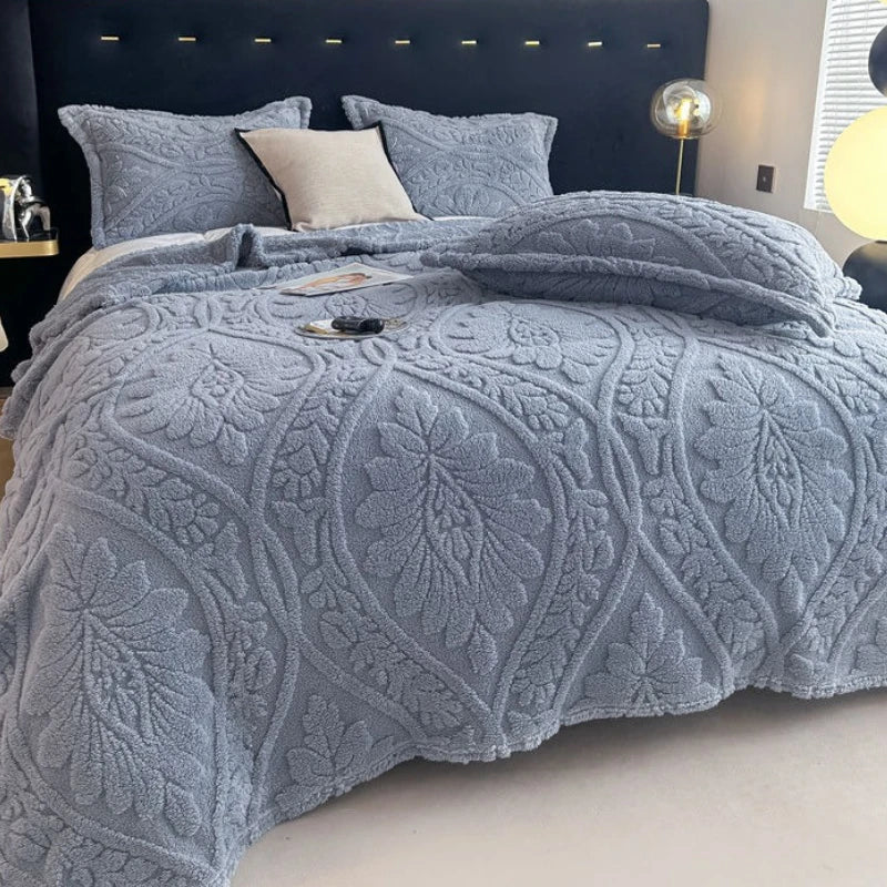 Floral Fleece Blanket – Plush Comfort for Sofa & Bed