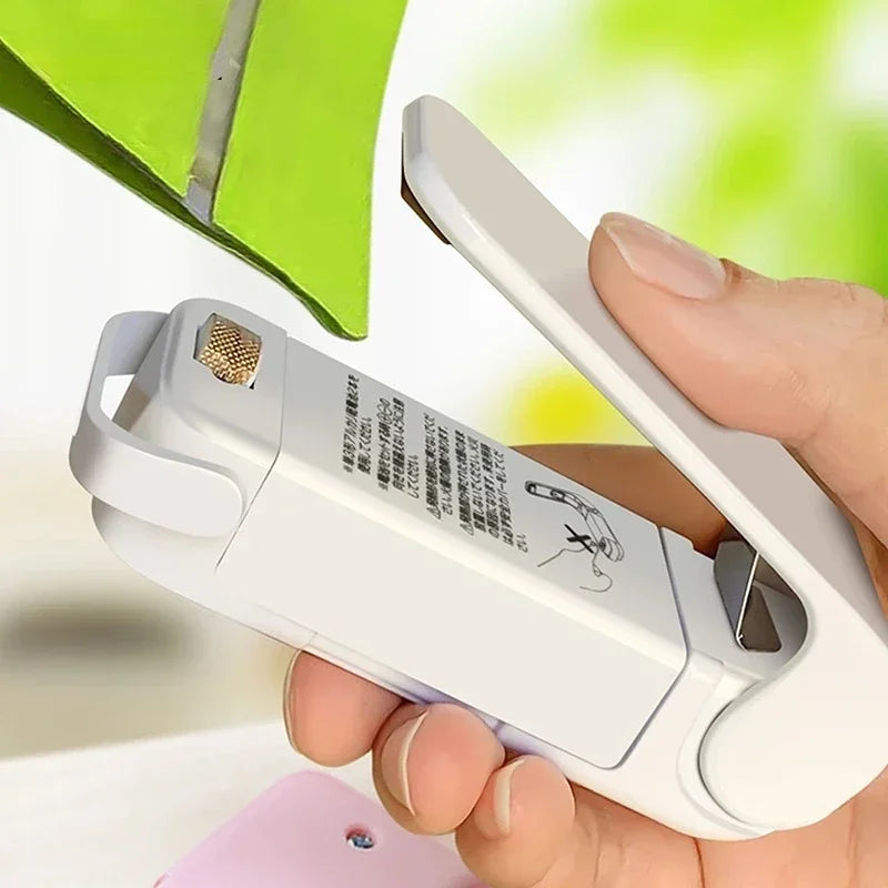 Keep Food Fresh Longer — Mini Portable Heat Bag Sealing Machine | Airtight Seal, Thermal Plastic Food Bag Closure, Battery Powered