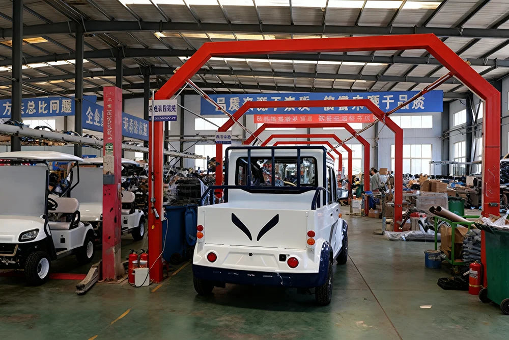 Electric Golf Cart — 6 Seater 4-Wheel Drive Luxury Model, 48V, 30–50 km/h, 70–90km Range