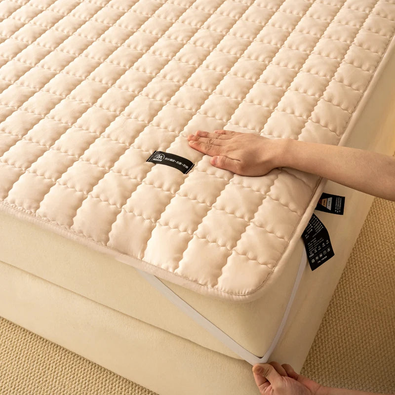 Waterproof Antimicrobial Mattress Protector – Hypoallergenic, Noiseless, Elastic Straps, Thin Cover
