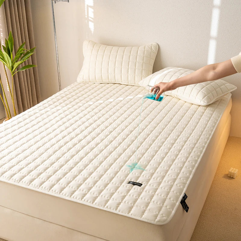 Waterproof Antimicrobial Mattress Protector – Hypoallergenic, Noiseless, Elastic Straps, Thin Cover