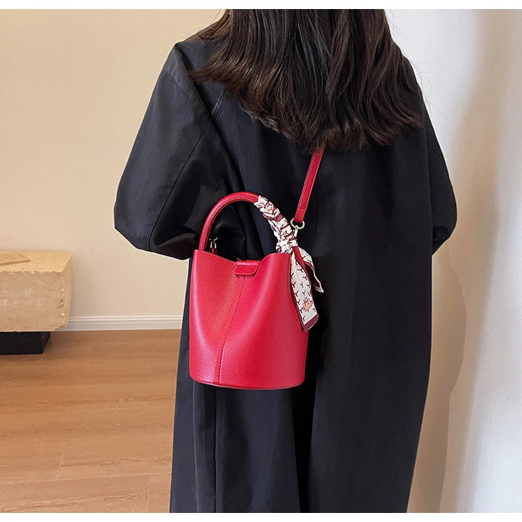 Fashion Simple PU Leather Bucket Shoulder Bag – Luxury Commuter Handbag for Women