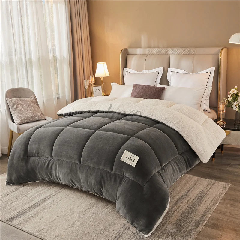 Thick Winter Fleece Blanket – Plush Faux Lamb Comfort