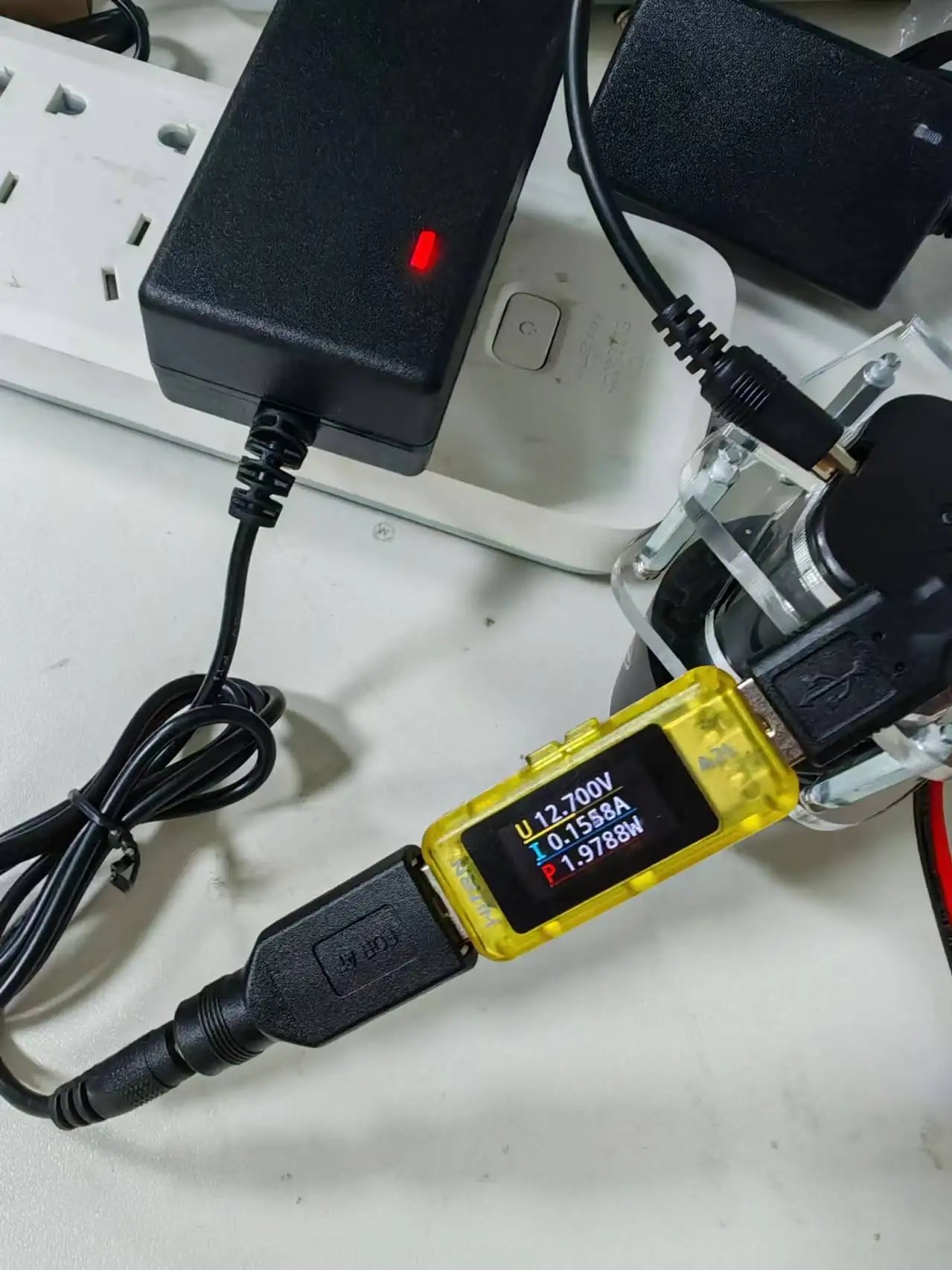 18650 Lithium Battery Charger – 12.6V 2A & 21V 1A for Screwdriver & Wrench Battery Packs (DC 5.5mm)