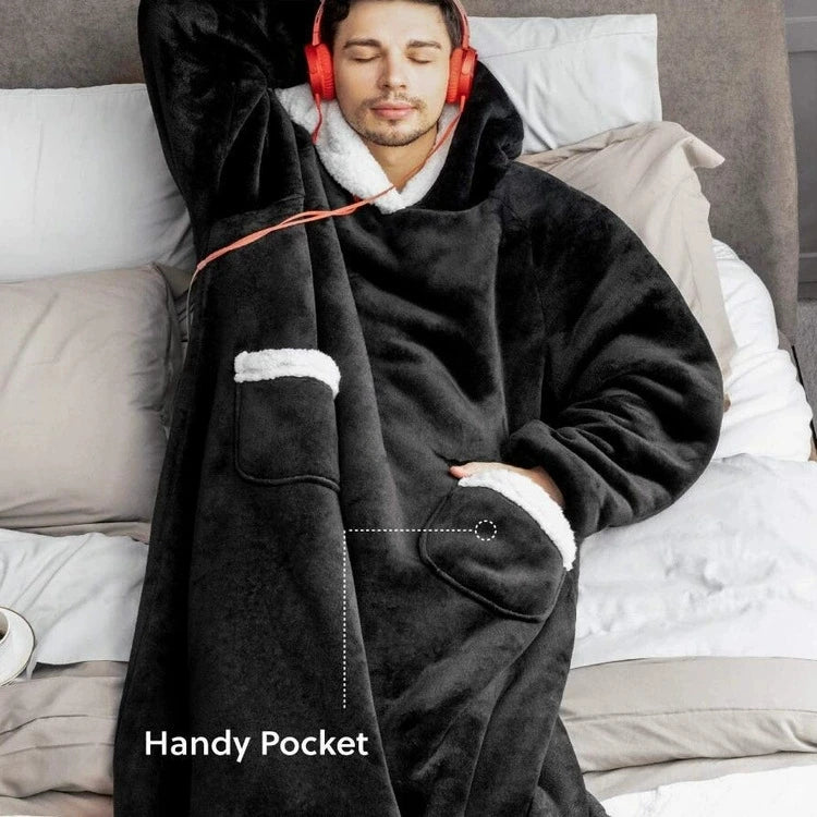 Long Wearable Fleece Blanket – Oversized Comfort with Sleeves