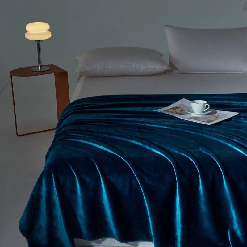 New Shell Edge Milk Velvet Blanket European Solid Color Flannel Warm Blankets Silky Multifunctional Bedspreads for All Seasons