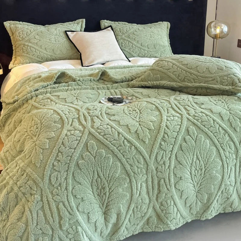 Floral Fleece Blanket – Plush Comfort for Sofa & Bed