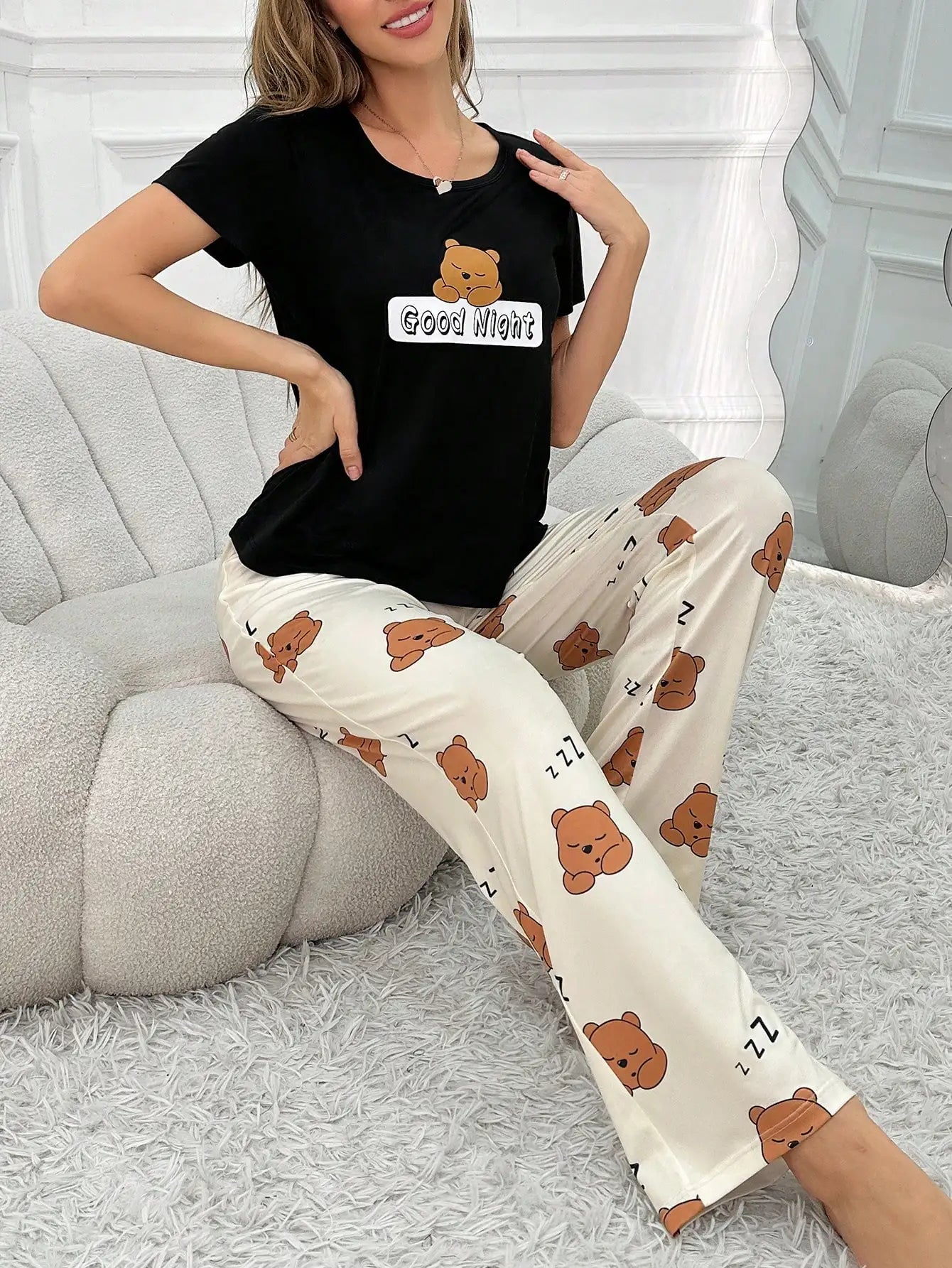 2-Piece Set of Women's Four-Season Pajamas, Casual and Cute Cartoon Print Short-Sleeved Long Pants Pajama Set
